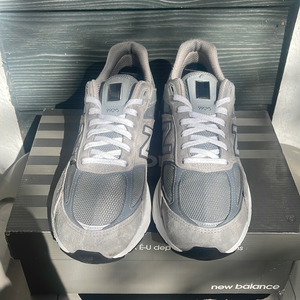 New Balance 990v5